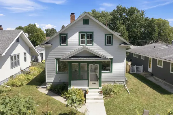 4042 Queen AVE N, Minneapolis, MN 55412