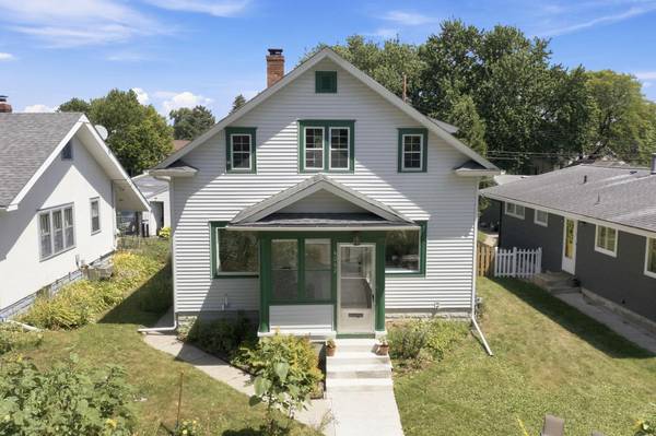 4042 Queen AVE N, Minneapolis, MN 55412