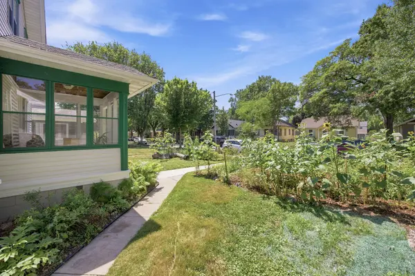 4042 Queen AVE N, Minneapolis, MN 55412