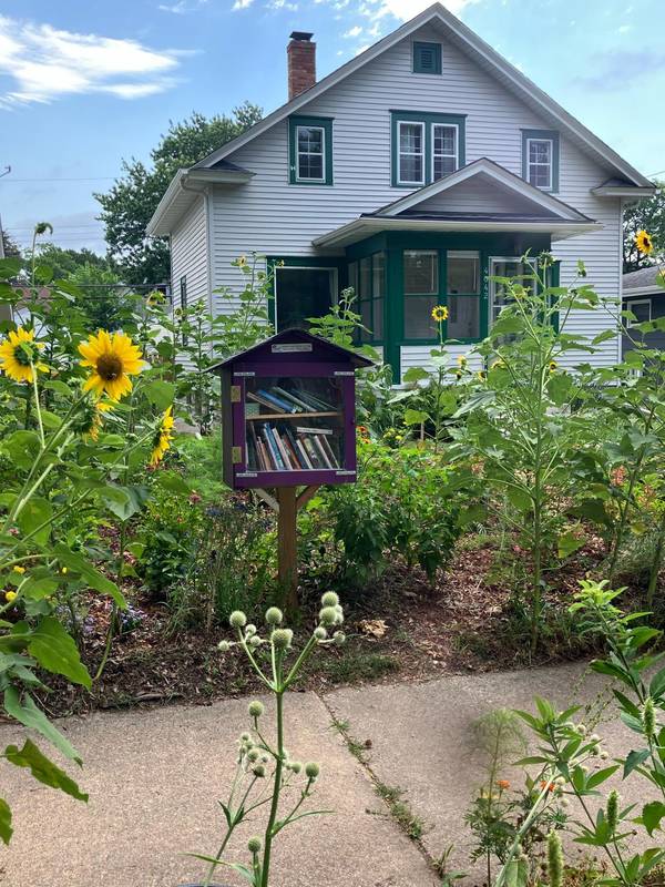 4042 Queen AVE N, Minneapolis, MN 55412