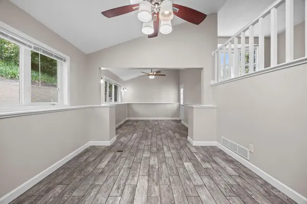 3633 Windtree DR, Eagan, MN 55123