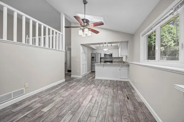 3633 Windtree DR, Eagan, MN 55123