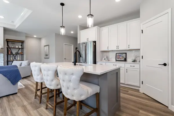 301 Riverview CIR, Hanover, MN 55341