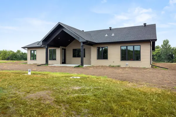 14433 Grandview LN, Lake Park, MN 56554