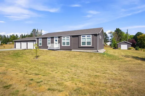303 Morrow DR, Enderlin, ND 58027