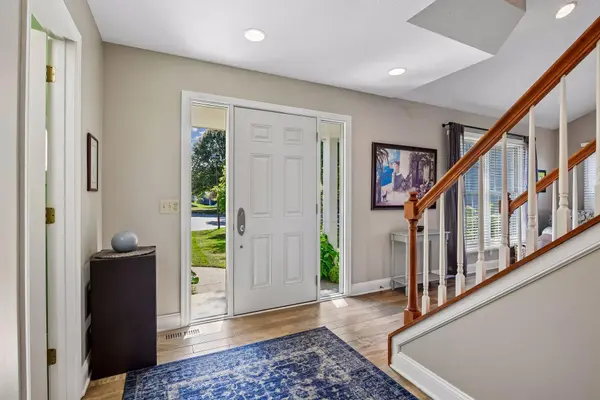 180 Cascade CT, Chanhassen, MN 55317