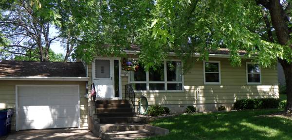 25 N CLINTON AVE, Clintonville, WI 54929