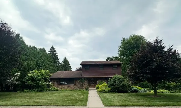 2564 EDGEWOOD LN, Green Bay, WI 54302