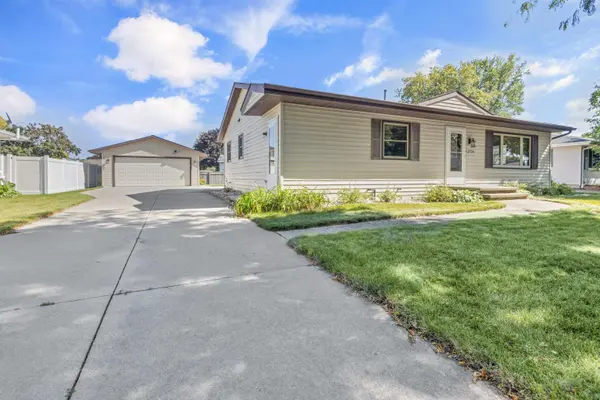 1724 SCHAEFER CIR, Appleton, WI 54915-4732
