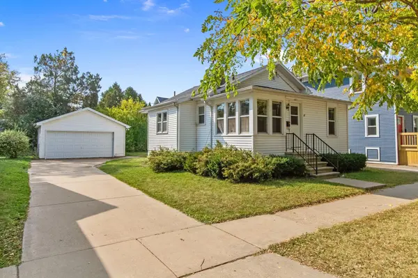 551 W 16TH AVE, Oshkosh, WI 54902