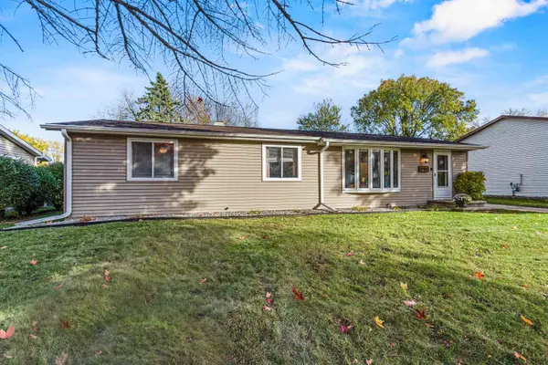 213 FAIRWAY ST,  Combined Locks,  WI 54113