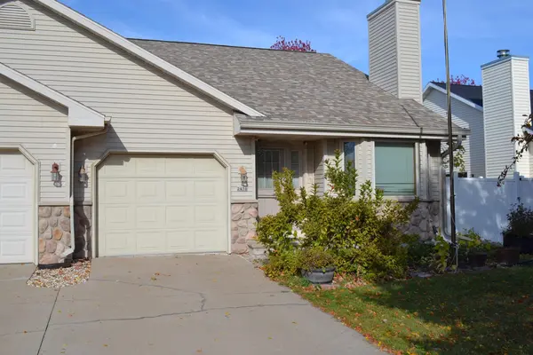 2456 BLAKE CT, Oshkosh, WI 54904-7890