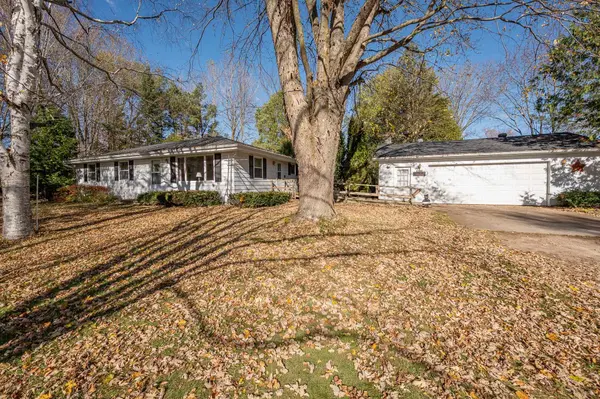 W3488 CENTER VALLEY RD, Appleton, WI 54913