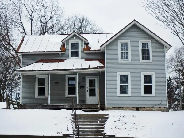 242 S MAIN ST, Clintonville, WI 54929