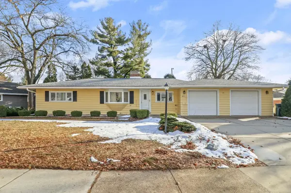 453 CLIFDEN DR, Madison, WI 53711