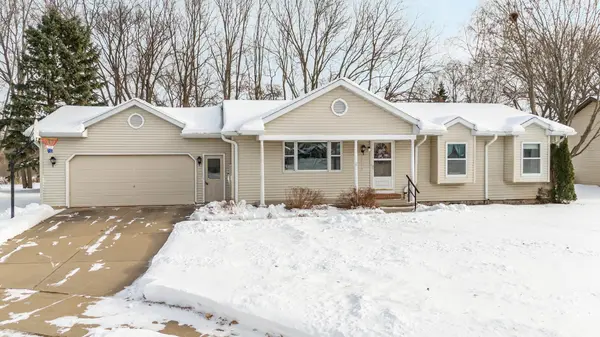 1112 ORIOLE DR, Kaukauna, WI 54130-2676