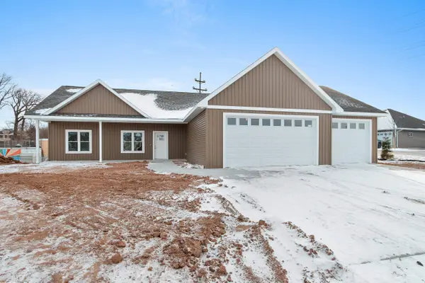 445 W PAPERMILL RUN,  Kimberly,  WI 54136