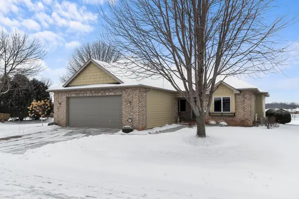 900 CLOVER CT,  Menasha,  WI 54952