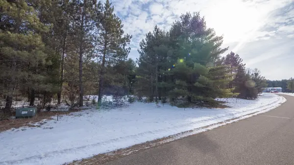 CHILEWSKI DR #24, Coloma, WI 54930