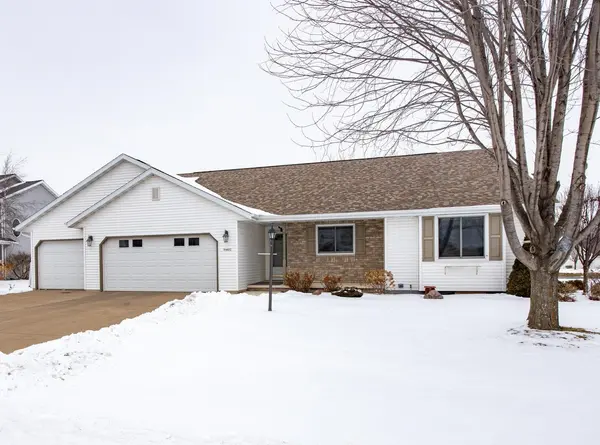 W6032 CORNFLOWER DR, Appleton, WI 54915-5212