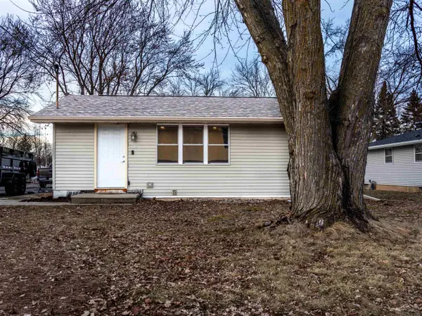 329 E GREEN BAY ST, Pulaski, WI 54162