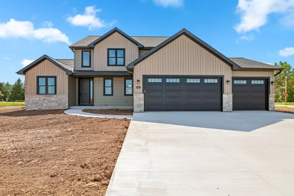 302 LANSDOWNE ST, De Pere, WI 54115