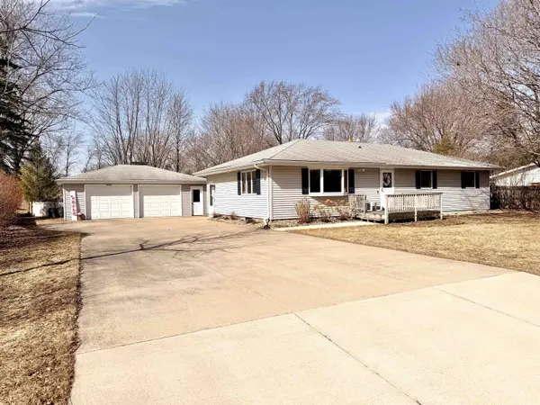 N1443 GREENWOOD RD, Greenville, WI 54942
