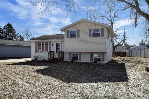 604 E FOREST ST, Black Creek, WI 54106