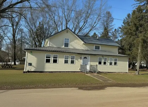 N4915 STATE ST, Leopolis, WI 54948