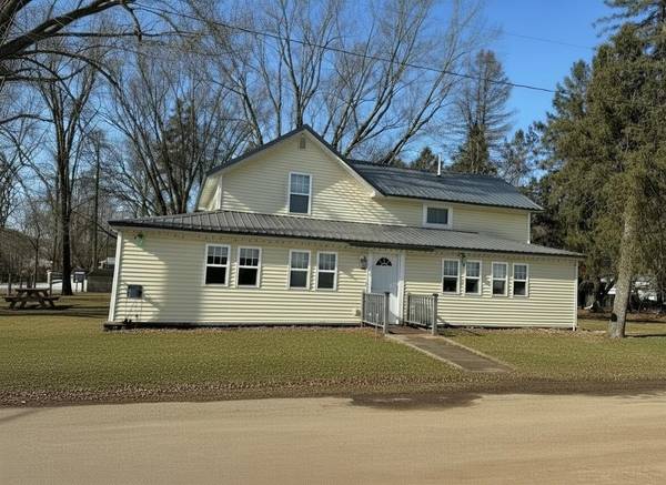 N4915 STATE ST, Leopolis, WI 54948