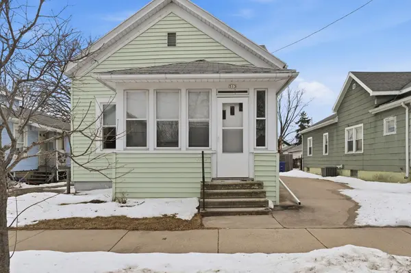 513 SCHOOL AVE, Oshkosh, WI 54901