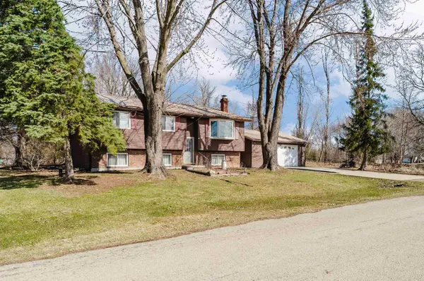 8480 SHIRLEY CT, Winneconne, WI 54986