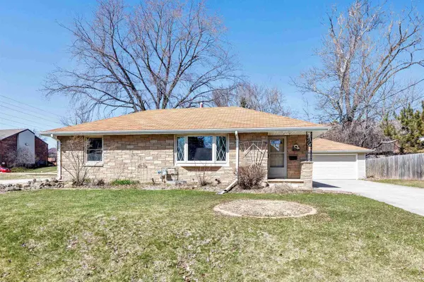 114 W WILSON AVE, Appleton, WI 54915-1615