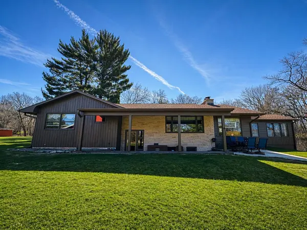 218 HIGH ST, Waupaca, WI 54981