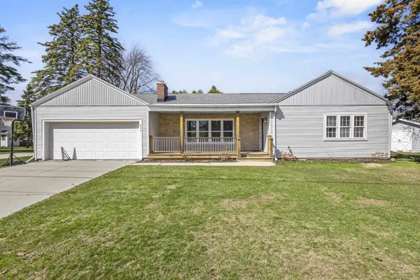 311 E CEDAR ST, Pulaski, WI 54162
