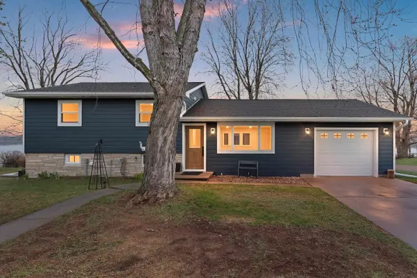 E5760 WAUKAUNAKA ST, Weyauwega, WI 54983