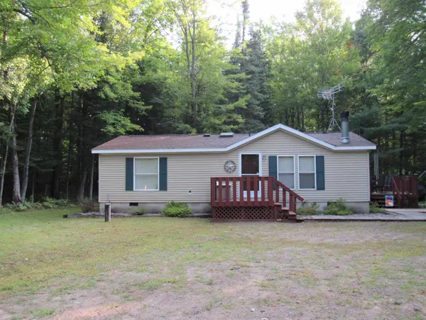 15590 VALENTINE LN, Mountain, WI 54149