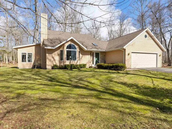 4209 GLIDDEN DR, Sturgeon Bay, WI 54235