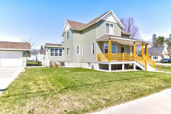 413 PARK ST, Marinette, WI 54143