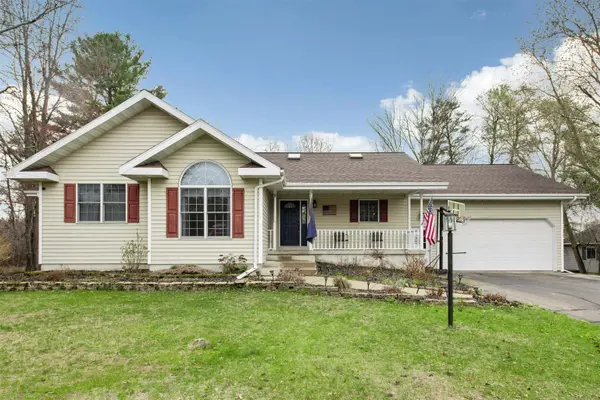 3320 CARNEY AVE, Marinette, WI 54143