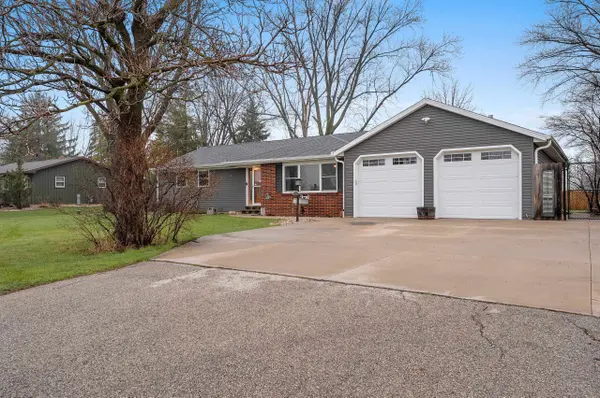 5000 N FRENCH RD, Appleton, WI 54913