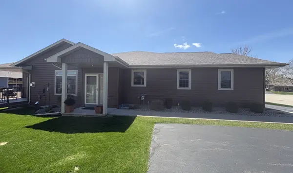 1256 CAMERON CIR, Neenah, WI 54956