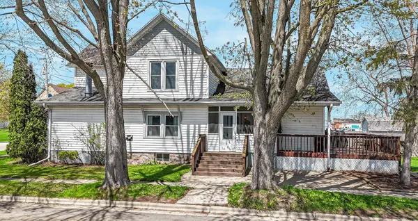 127 S 3RD ST, Winneconne, WI 54986