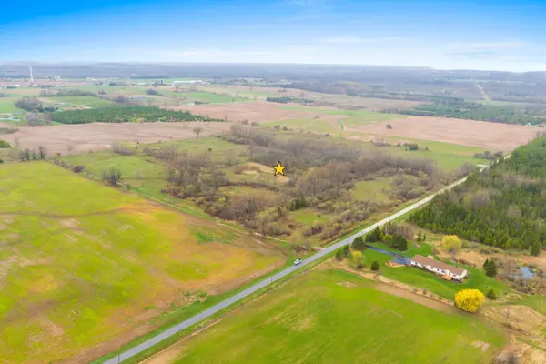LOW RD, Brussels, WI 54204