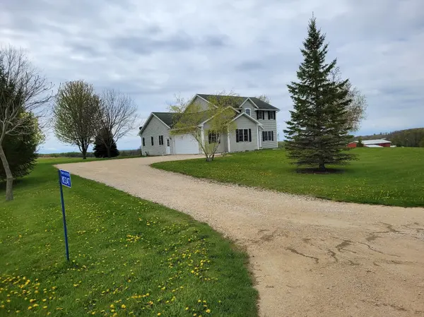 W3347 OAKLAWN RD, Iron Ridge, WI 53035-9763