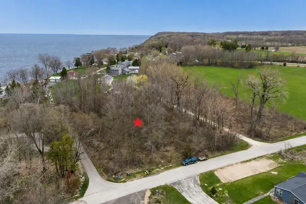 N BAYSHORE RD #2, Brussels, WI 54204