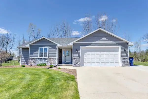 915 NIGHTINGALE CT, Pulaski, WI 54162-9441