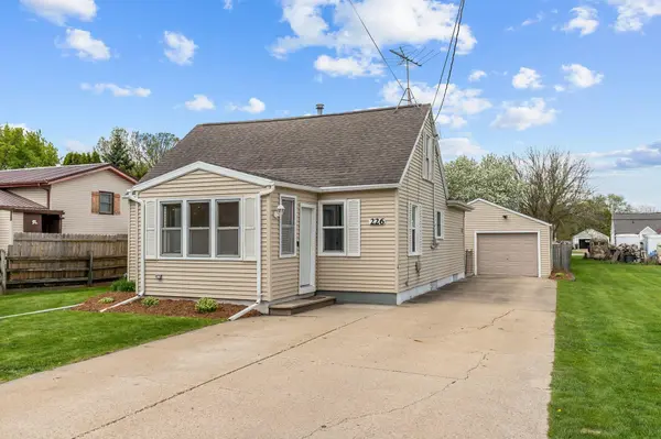 226 GRUENWALD AVE, Neenah, WI 54956