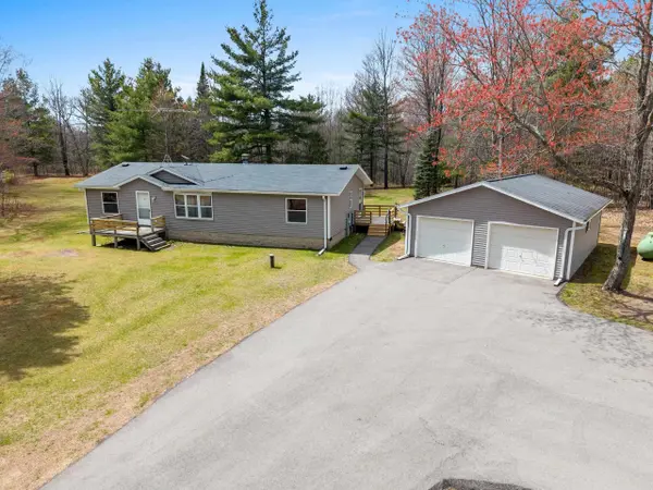 N9149 TRAILS END LN, Crivitz, WI 54114