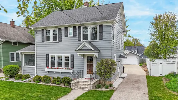 708 E CIRCLE ST, Appleton, WI 54911-3730